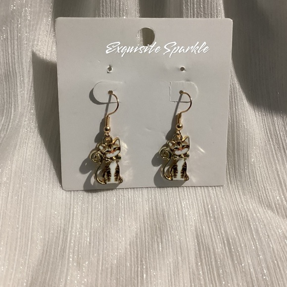 😸Set of Adorable GoldTone Painted Acrylic Hook Drop Cat/Kitten Earrings - Picture 12 of 15